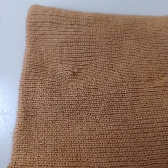 GOOMBA Mario Bros knit hat - Picture 5 of 6